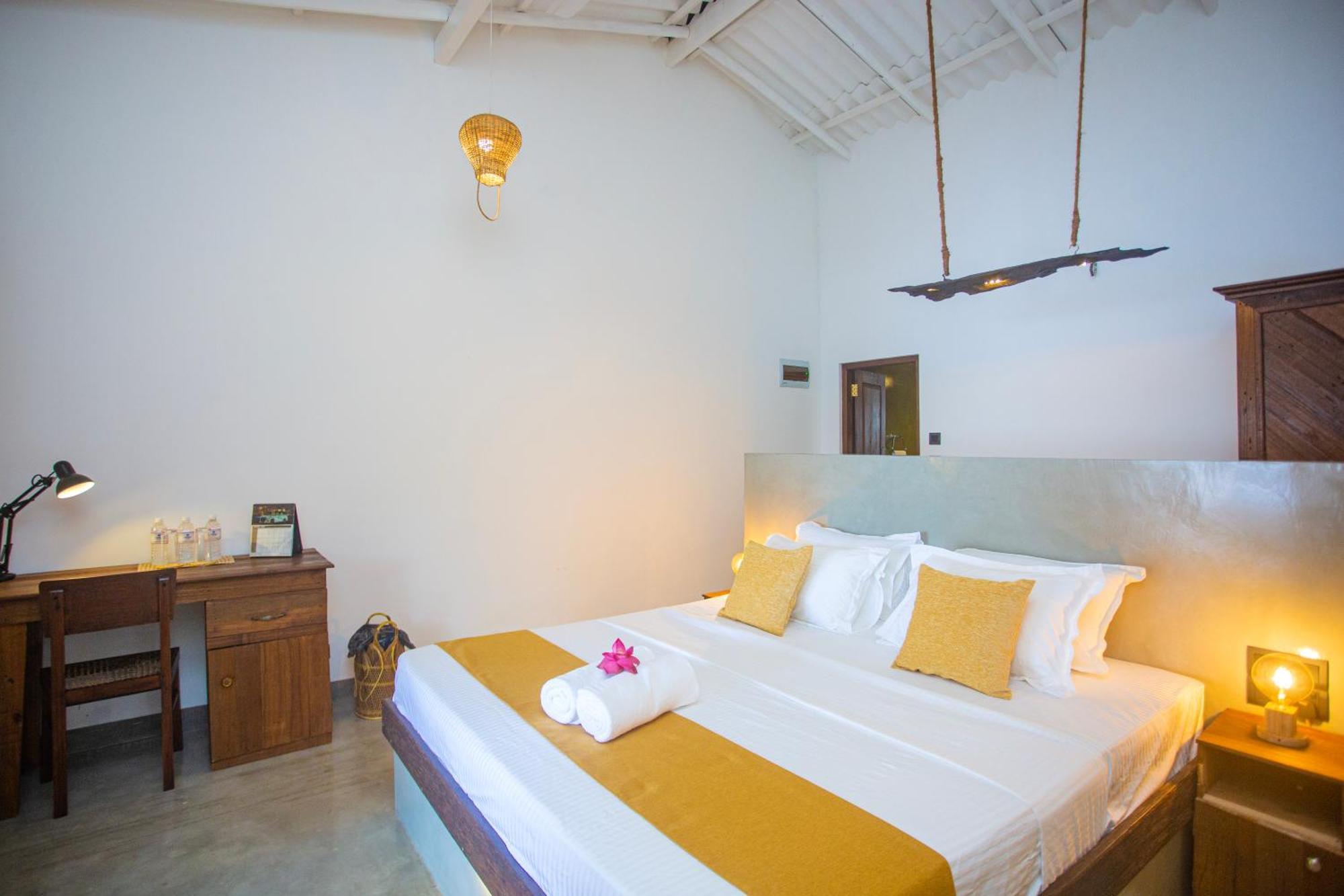 Aki Luna Lagoon Resort Hikkaduwa Ngoại thất bức ảnh