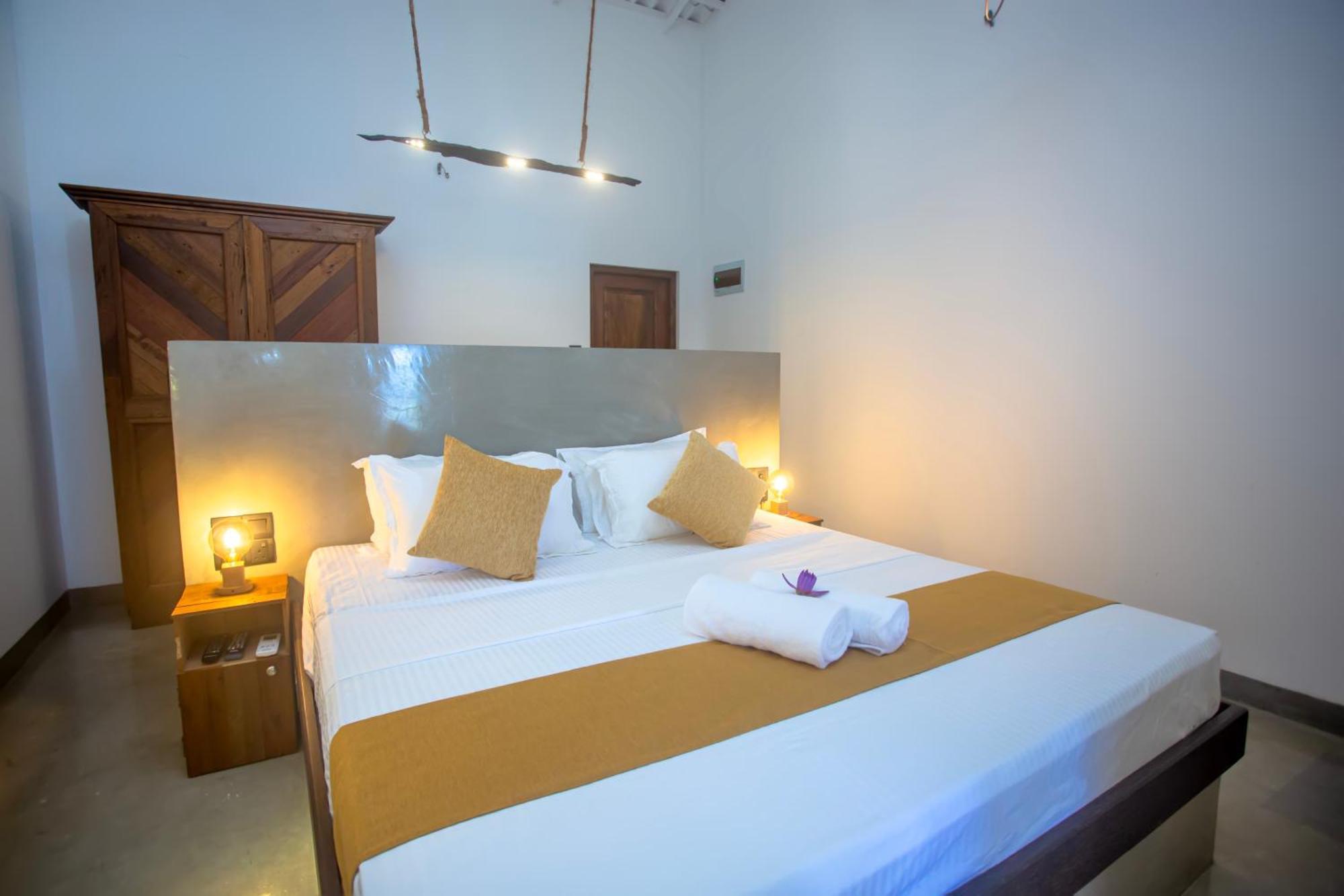 Aki Luna Lagoon Resort Hikkaduwa Ngoại thất bức ảnh