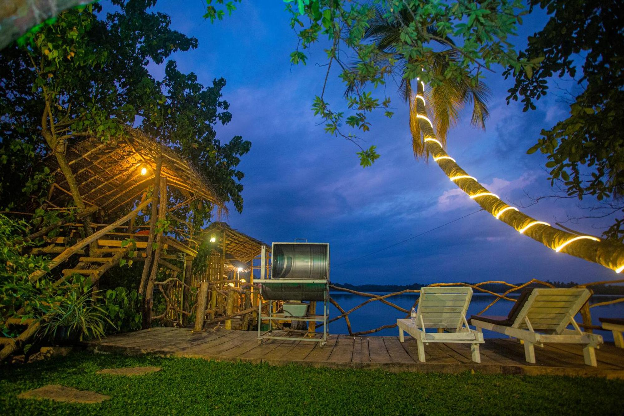 Aki Luna Lagoon Resort Hikkaduwa Ngoại thất bức ảnh