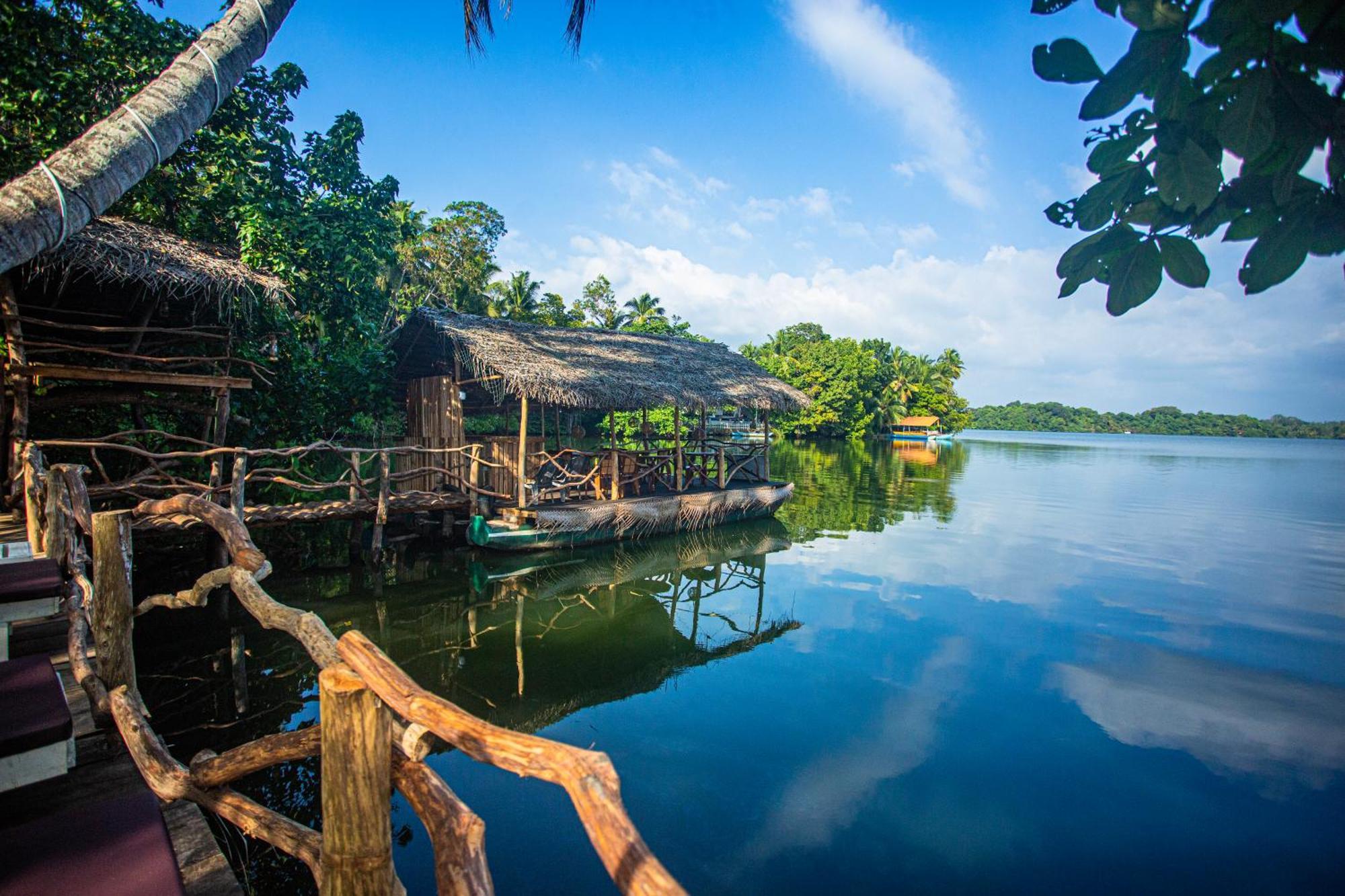 Aki Luna Lagoon Resort Hikkaduwa Ngoại thất bức ảnh