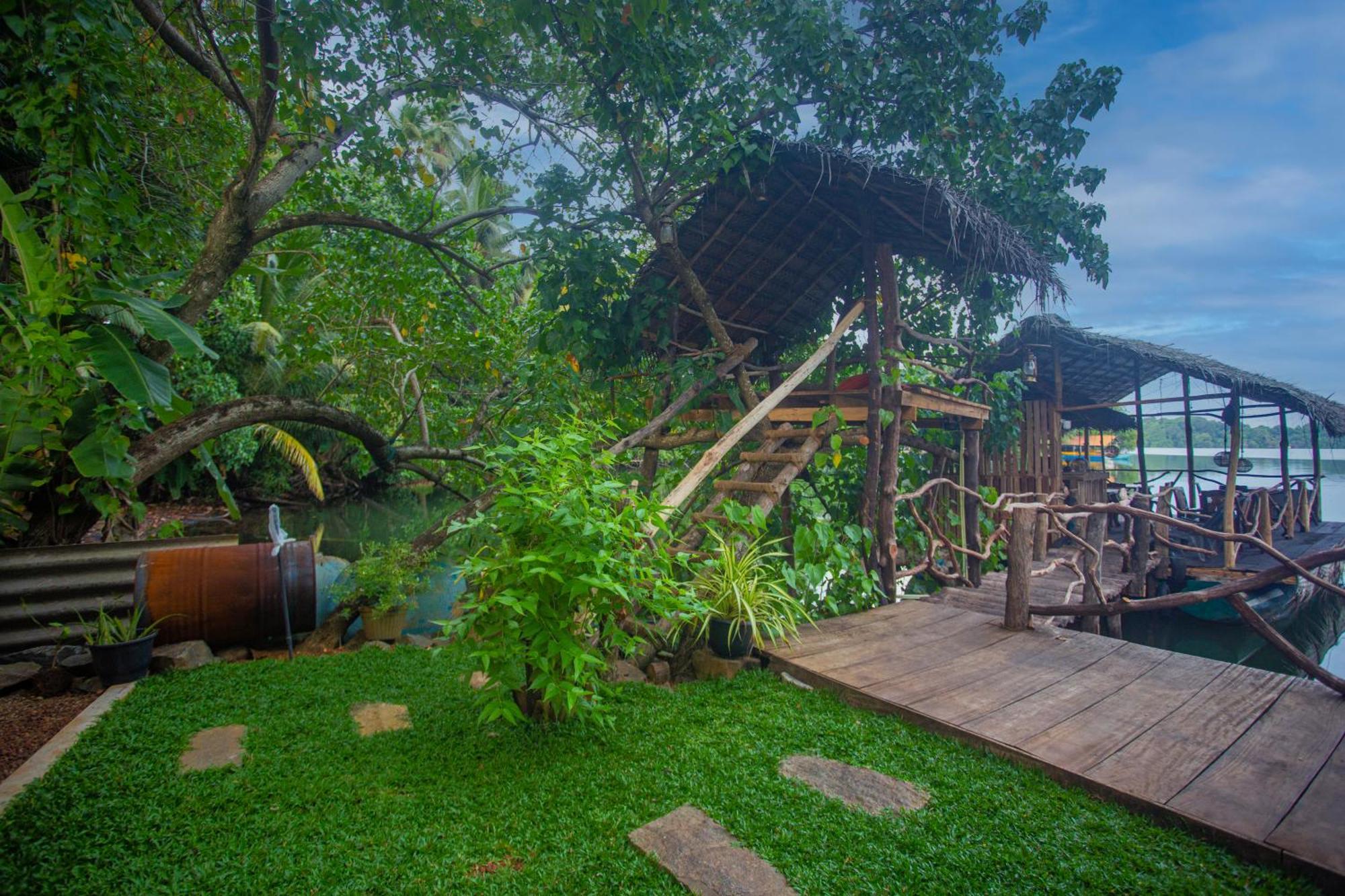 Aki Luna Lagoon Resort Hikkaduwa Ngoại thất bức ảnh