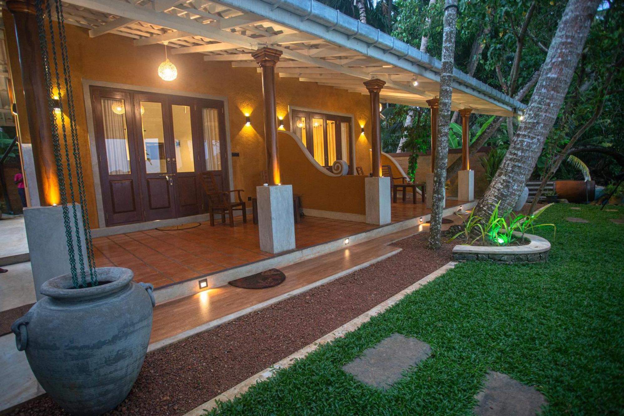 Aki Luna Lagoon Resort Hikkaduwa Ngoại thất bức ảnh